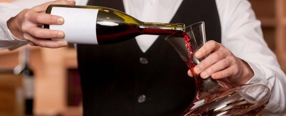 Il sommelier de Il menù: Ci vuole fiuto nello stappare una bottiglia! 