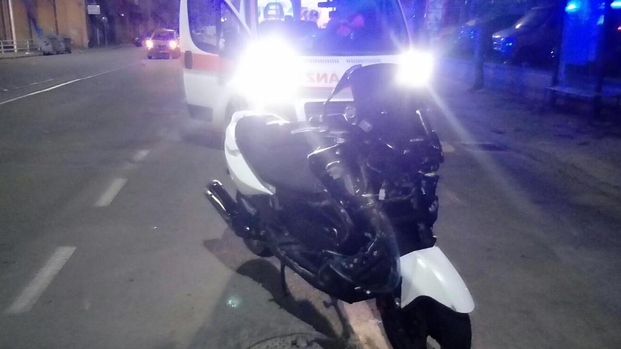 Scontro frontale tra un'auto e una moto a Cagliari