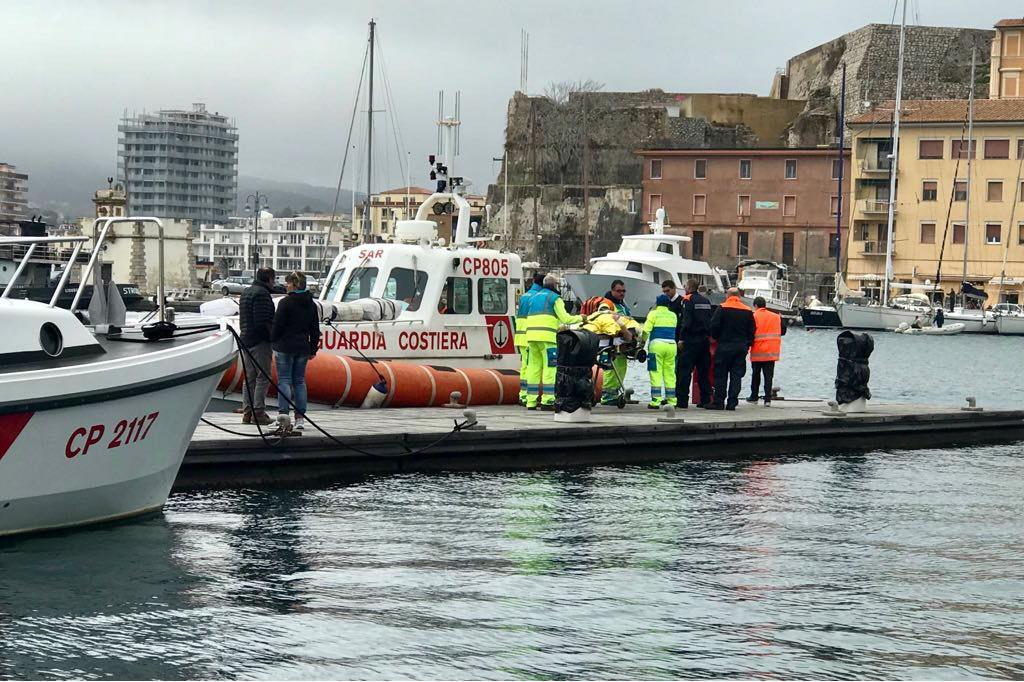 I soccorsi al 77enne (foto Gio' Di Stefano)
