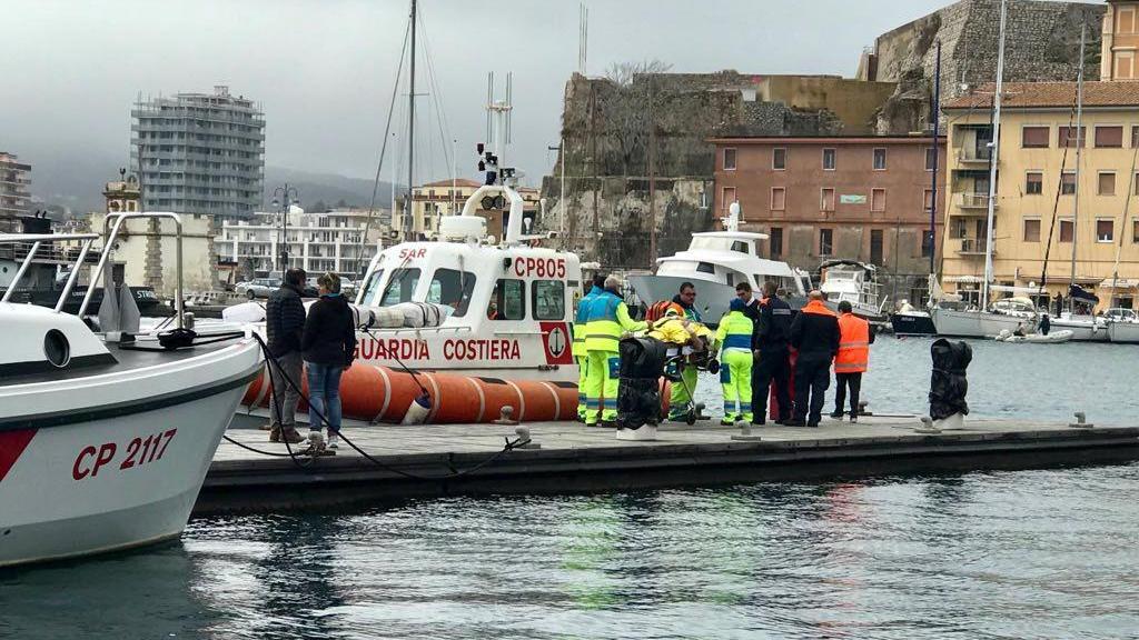 I soccorsi al 77enne (foto Gio' Di Stefano)