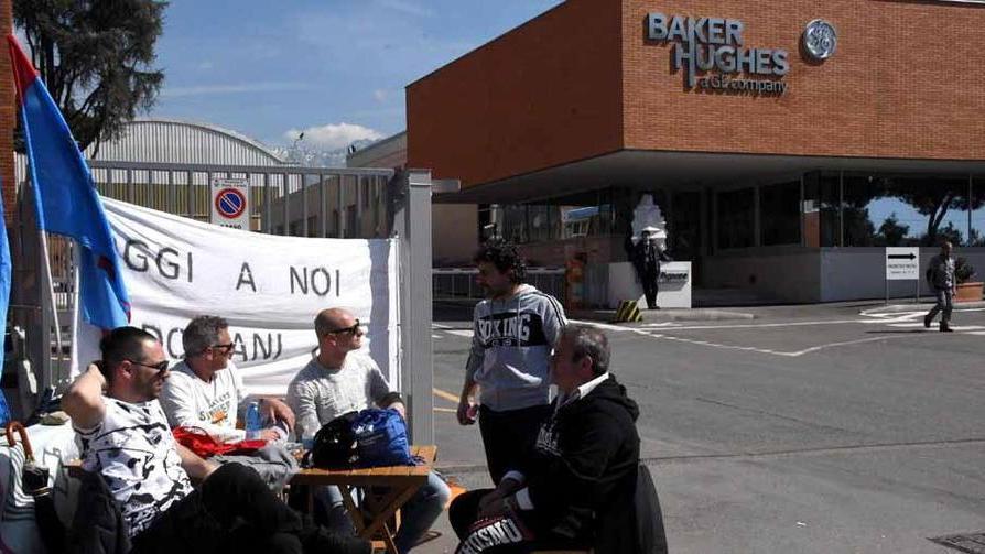 Sit-in permanente per fermare i tagli