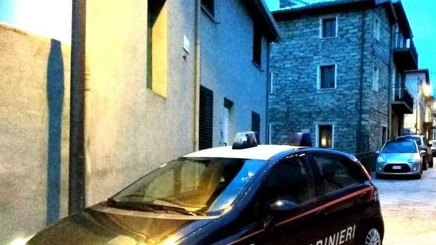 Aggrediscono i carabinieri: tre denunciati alla festa