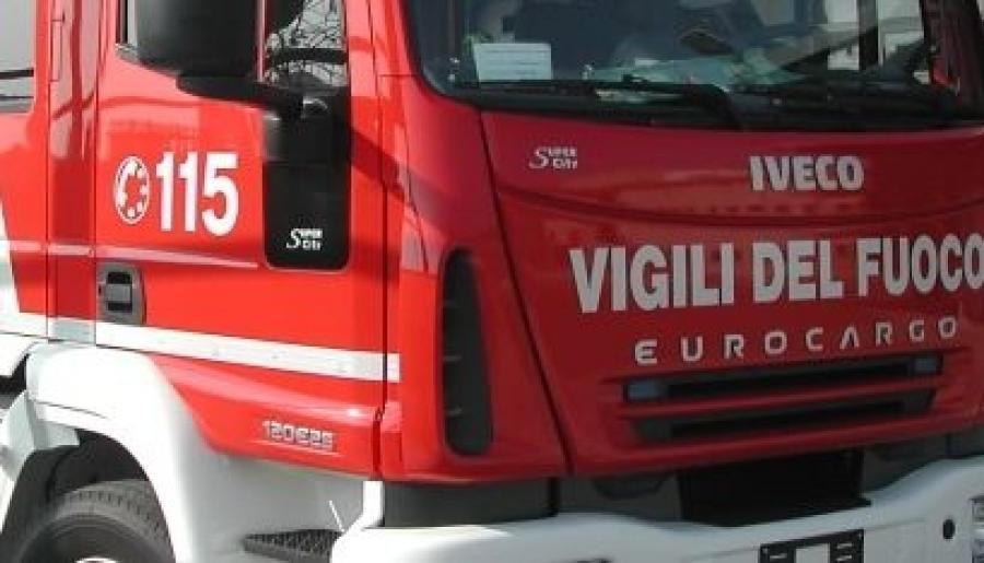 Sassuolo, scivola nel Secchia per salvare il cane. Recuperata dai vigili del fuoco