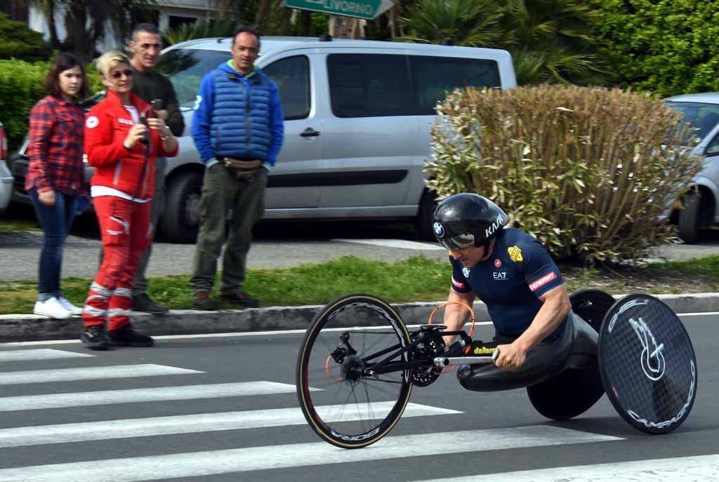 Alex Zanardi, la felicità è in bici - Foto