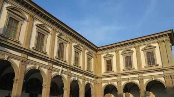 Picchiato in strada per un telefonino