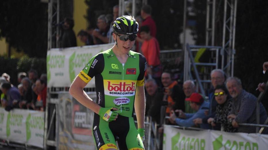 Il danese Iversen vince in solitaria