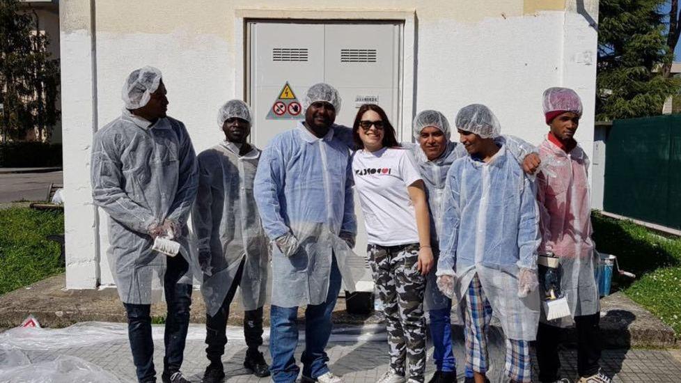 Ripulita la cabina dell’Enel grazie a sei richiedenti asilo