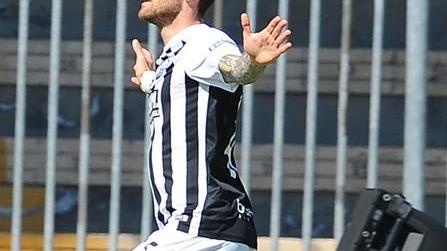 Ascoli feroce, il Carpi s’arrende