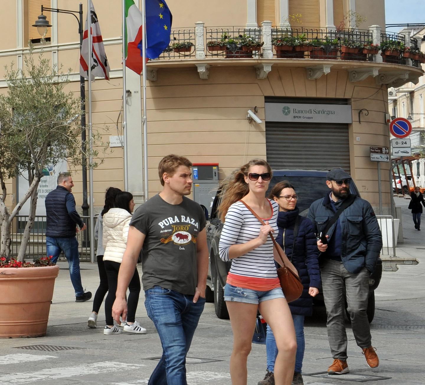 Spuntano i primi turisti la stagione scalda i motori 