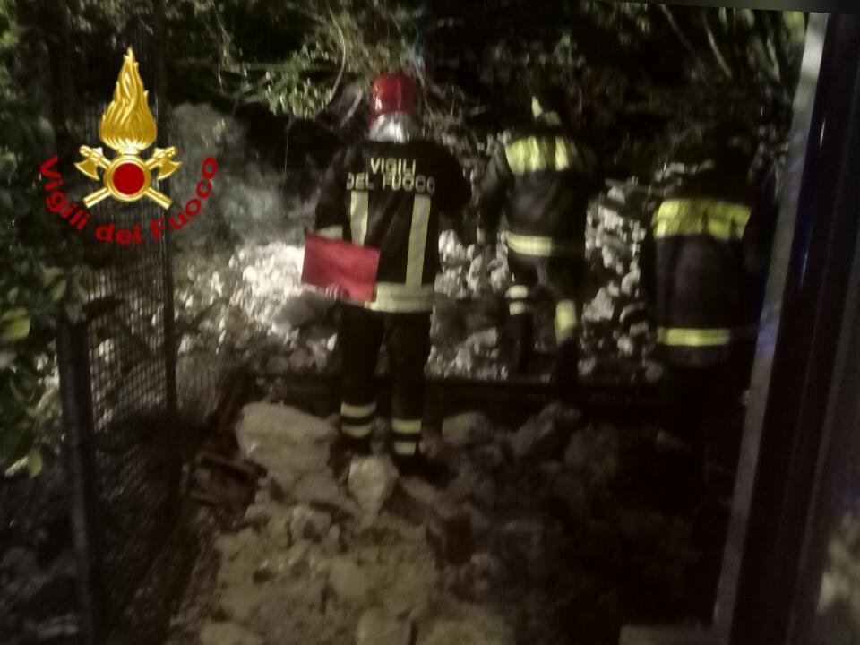 Cagliari, crolla un muro: danni alla tubazione delle rete del gas