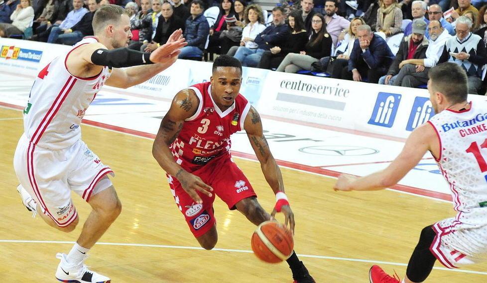 Pesaro amara, Pistoia cede nell’overtime 