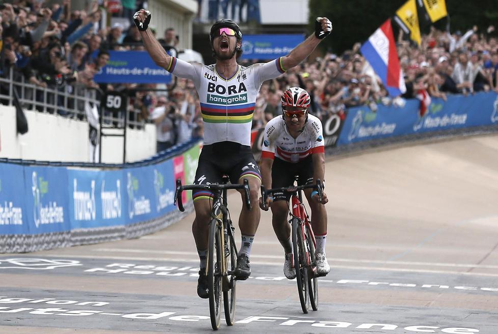 Capolavoro Sagan, sua la Parigi-Roubaix