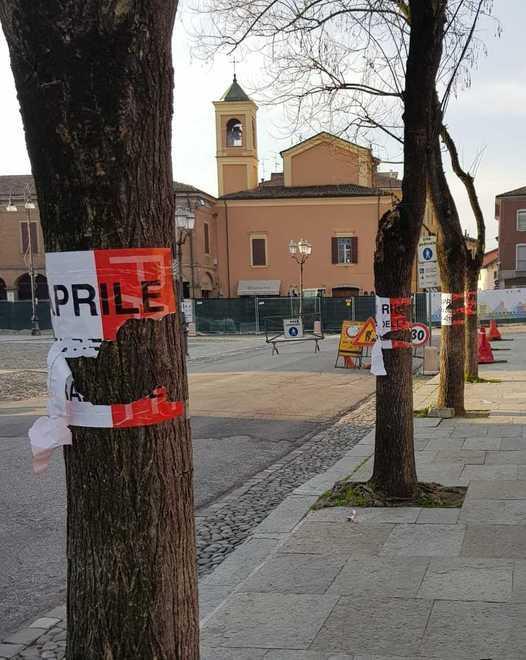 La Liberazione sfregiata Strappati tutti i volantini