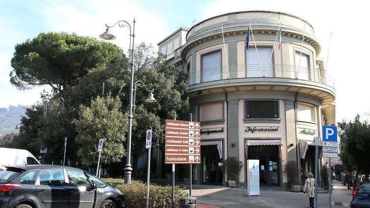 Montecatini, l’ex palazzo del turismo ostaggio di Provincia e Comune di Pistoia