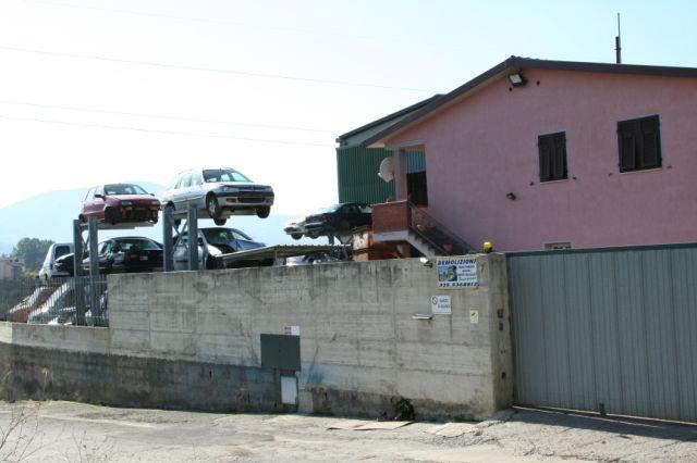L'azienda dove è successa la tragedia (foto Grassi)