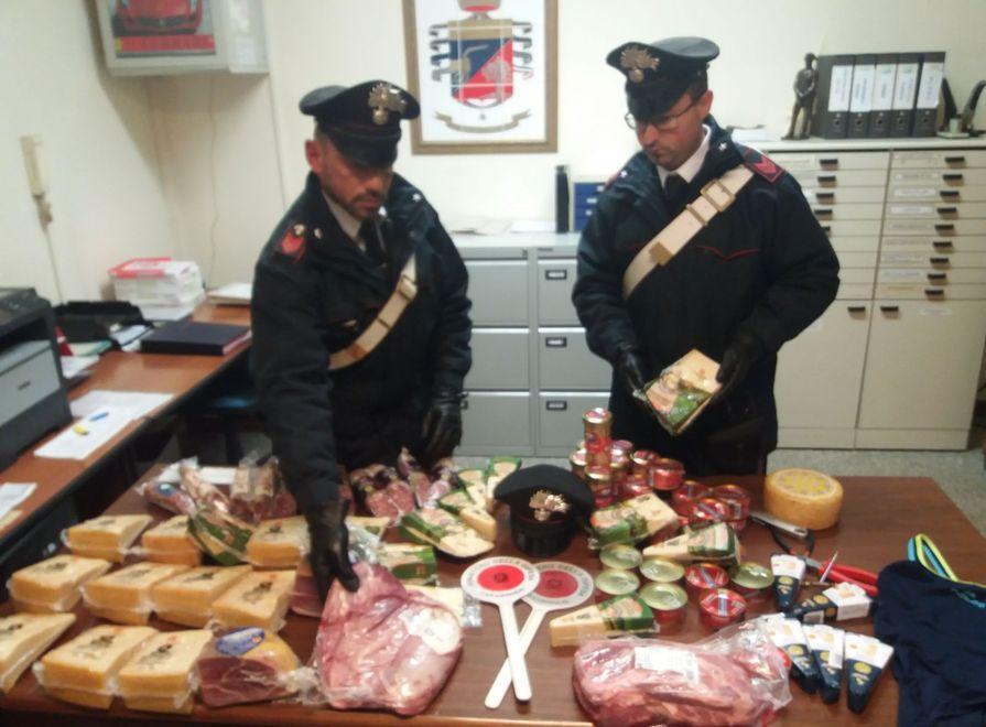 Razzia nei market tra Maranello e Fiorano, cibo nel costume da nuoto 