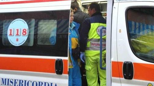 Scontro fra auto in via Gramsci in due finiscono all’ospedale