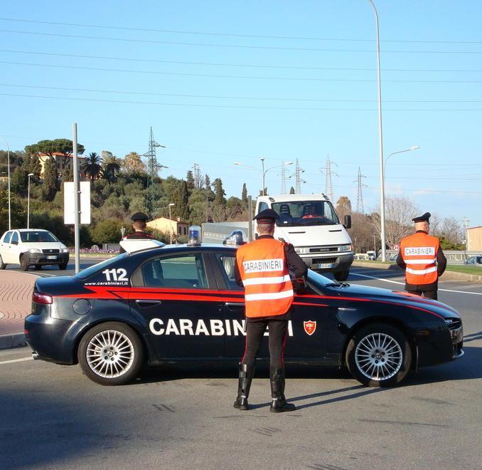 Giovane arrestato dopo il furto in un’erboristeria
