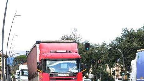 Tir, l’allarme di Cna «Servono gli assi viari»