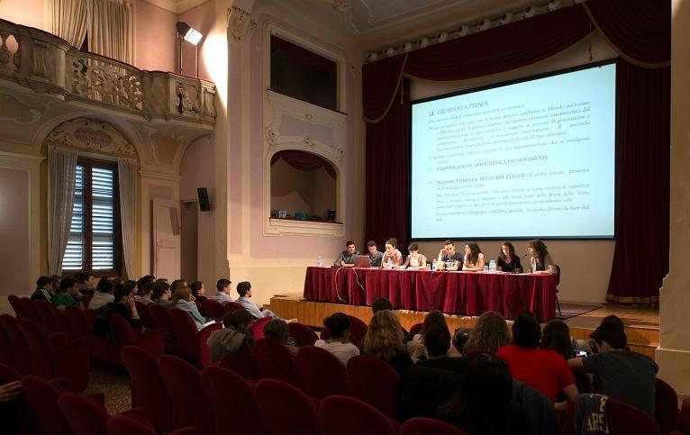 Studenti e i classici della politica 