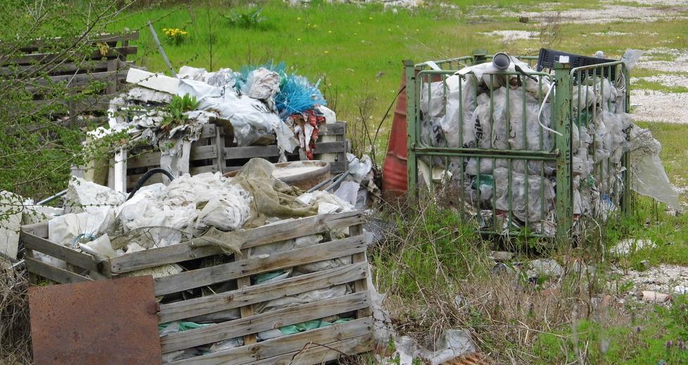 Rifiuti non rimossi, ci pensa il Comune 