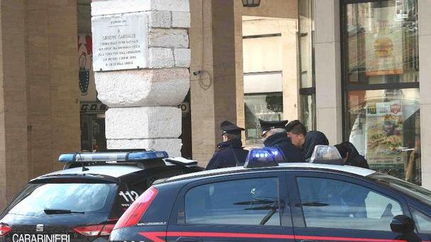 «Se non ritiri la denuncia ti ammazzo»