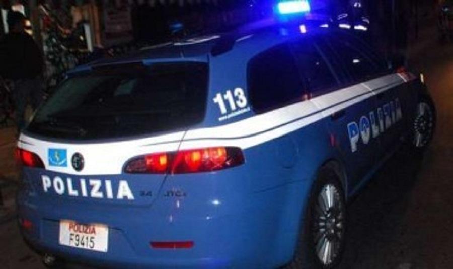 Maxi rissa davanti alla discoteca al Poetto, in tre al pronto soccorso