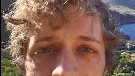 Studente scomparso, gli amici vogliono la messa