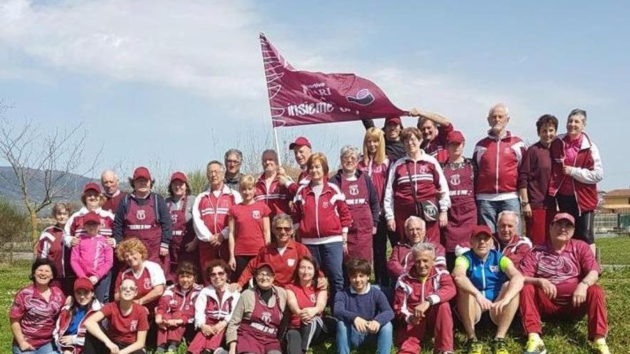In 1.400 per la marcia tra le redole di Lammari