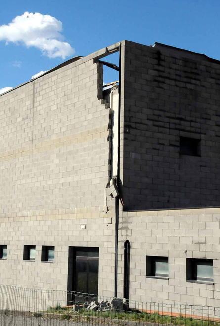 Palasport chiuso dal 2015, “Cambiamo adesso” protesta