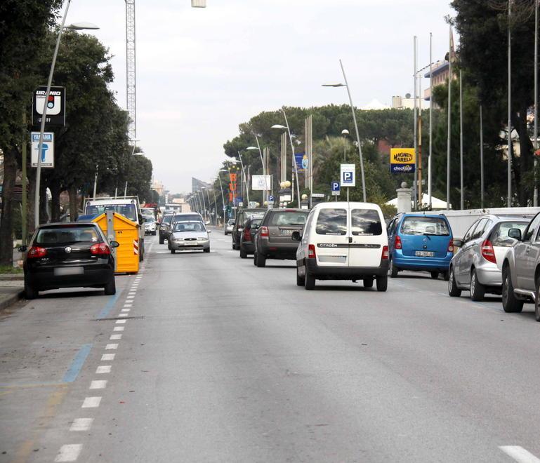 I negozi di Lido vogliono i 30 all’ora su viale Colombo 