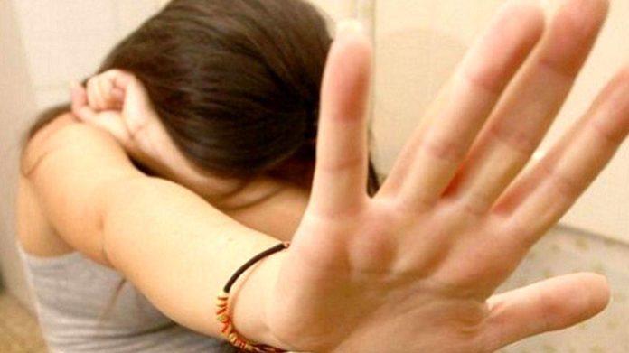Un'immagine emblematica della violenza sui minori (archivio)