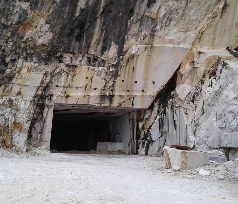 No alla riapertura della cava nella galleria 