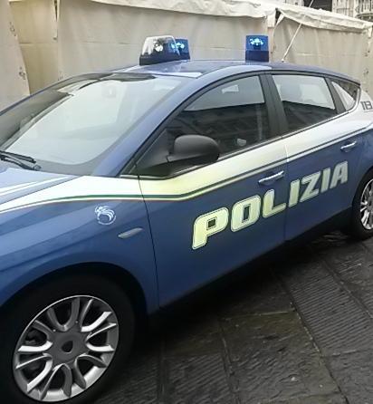 Vicino di casa molesta una tredicenne 