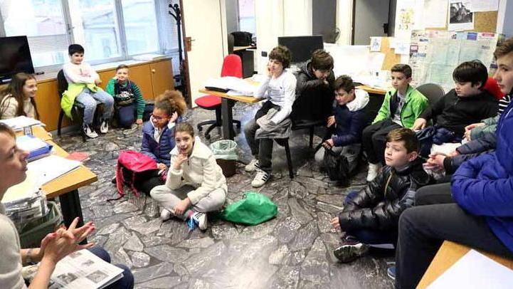 Studenti di Avenza in visita alla redazione