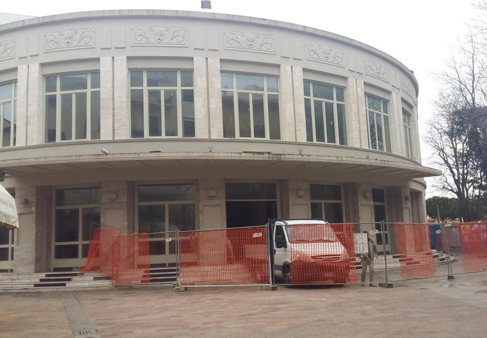 Apre una palestra all’ex Odeon e assume venti persone 