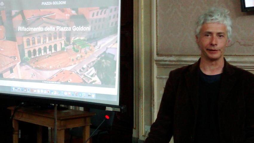 Il Goldoni cresce e prende la piazza
