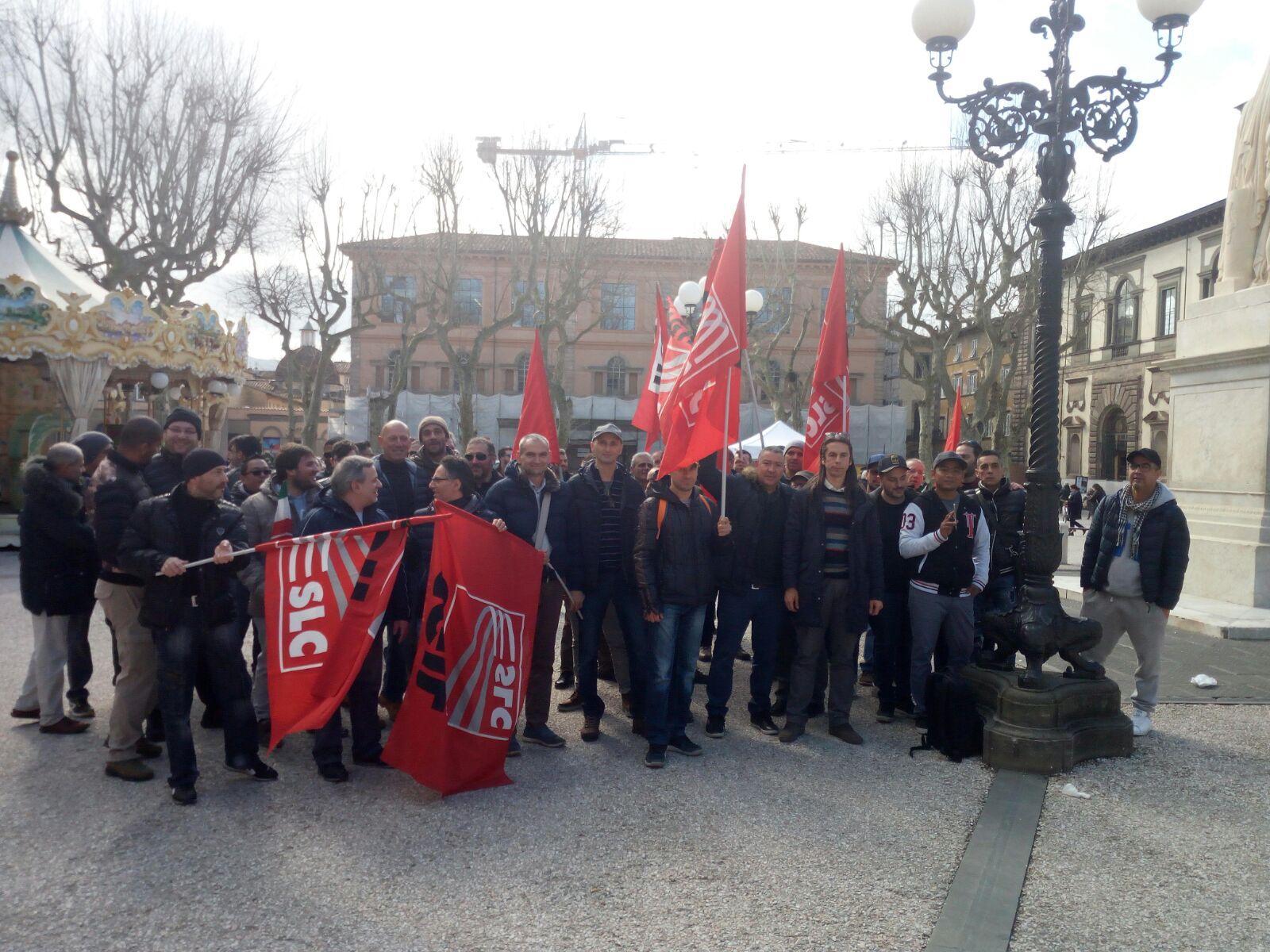 La protesta dei lavoratori Papergroup