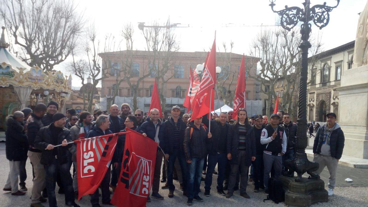 La protesta dei lavoratori Papergroup