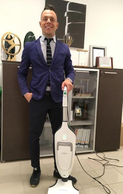 Da promessa del calcio a re degli aspirapolveri 