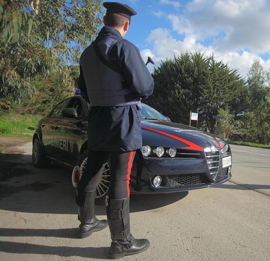 Fugge dall’auto rubata, rintracciato dai carabinieri