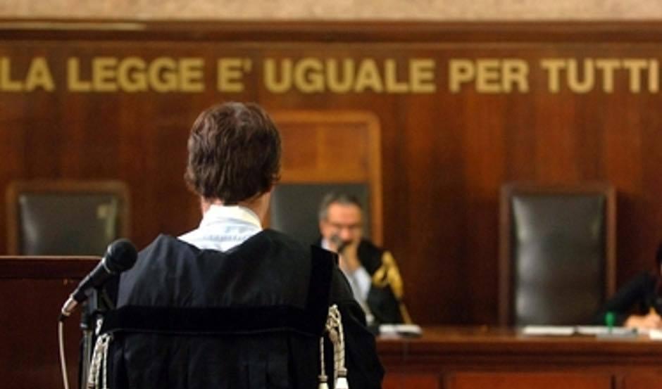 Stalking contro la figlia: ex militare sotto processo 
