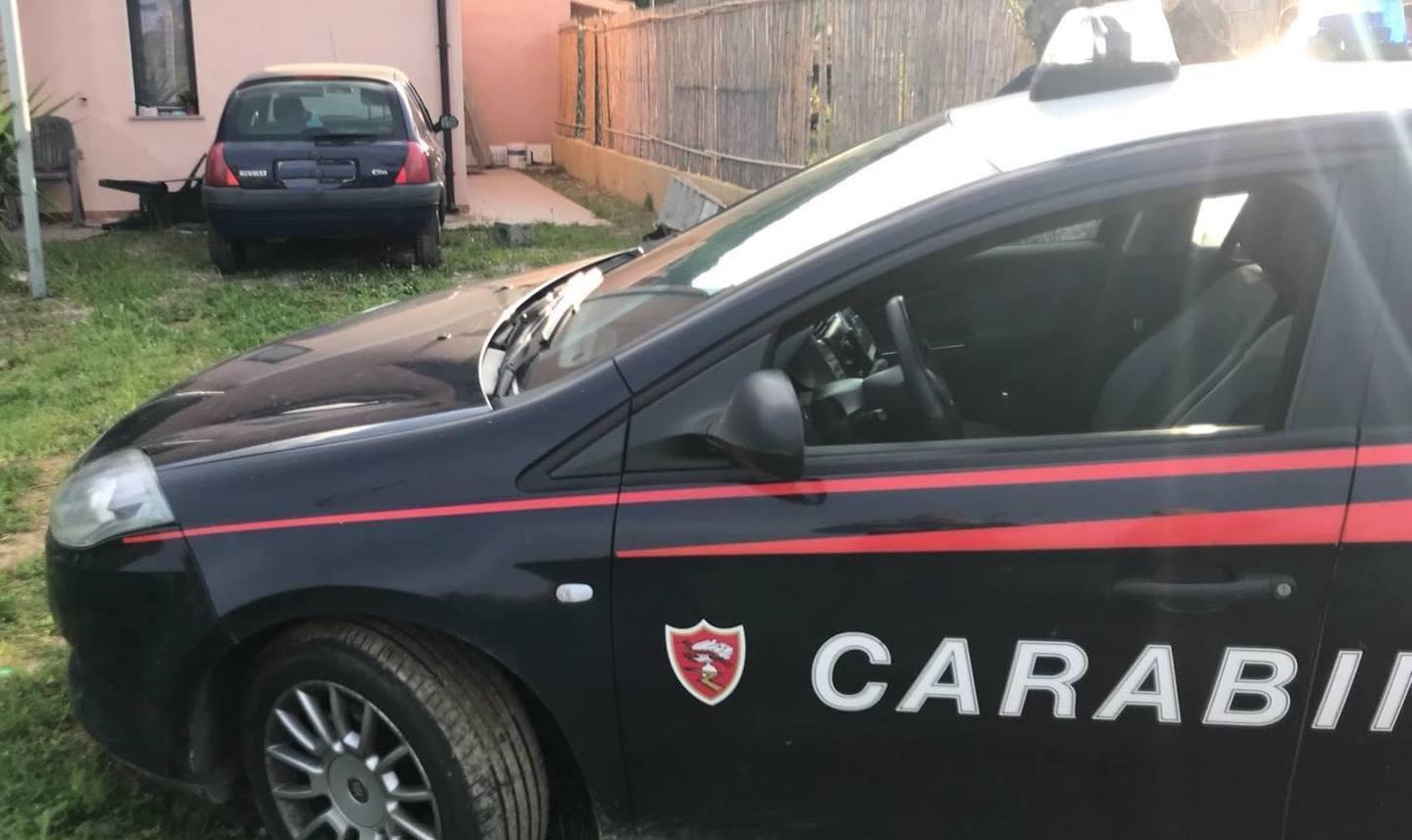 Ruba auto e fugge, denunciato 30enne 