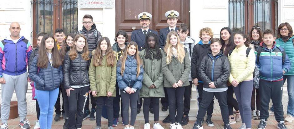 Giornata del mare, lezione in Capitaneria 