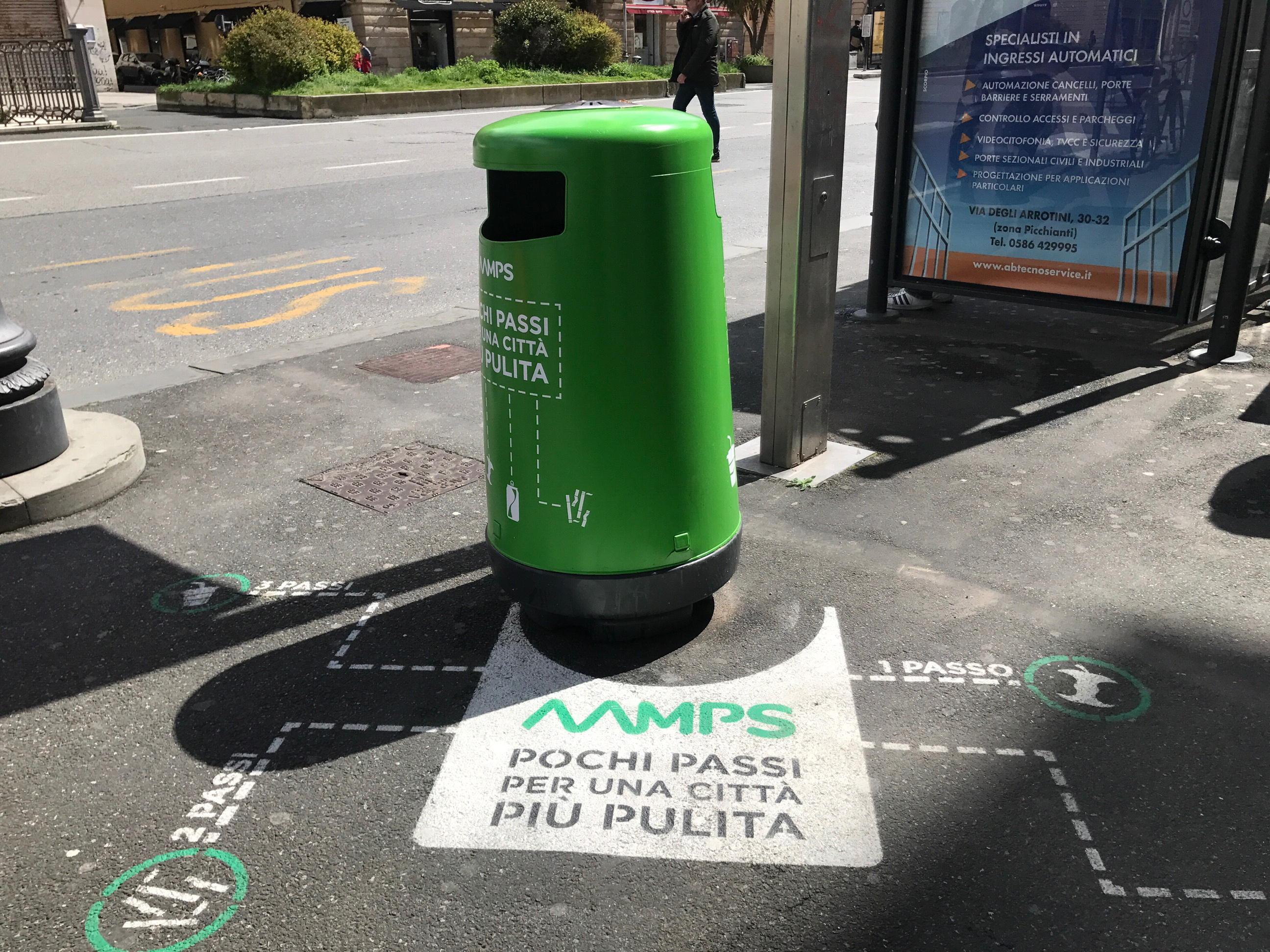 Polemiche roventi sul braccialetto controlla-spazzini - Video