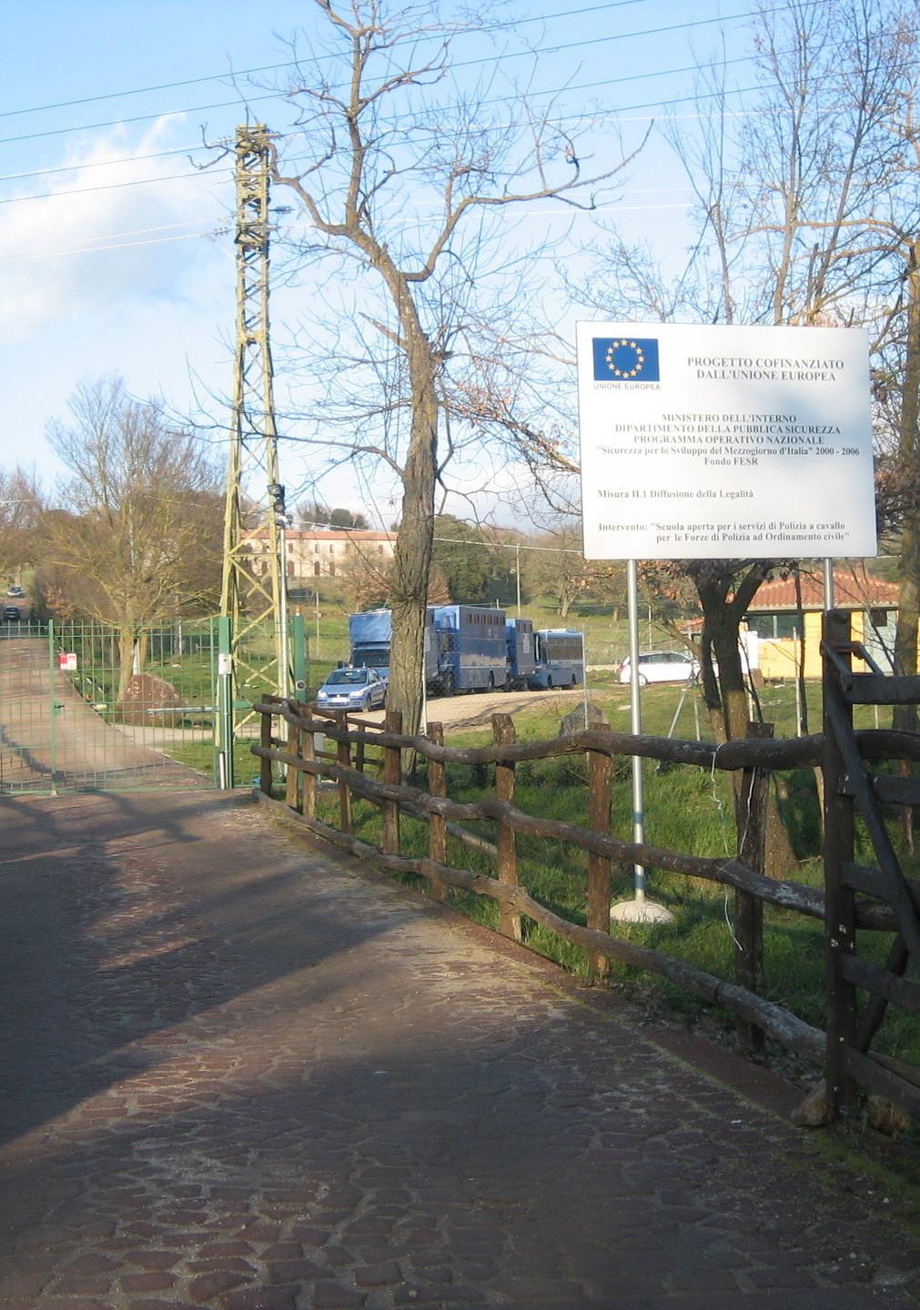 Burgos, che fare della scuola di polizia a cavallo? Lo decidono i cittadini