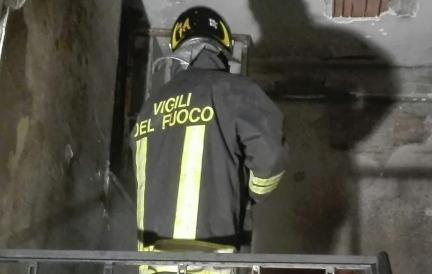 Palazzina a fuoco, il rogo è doloso 
