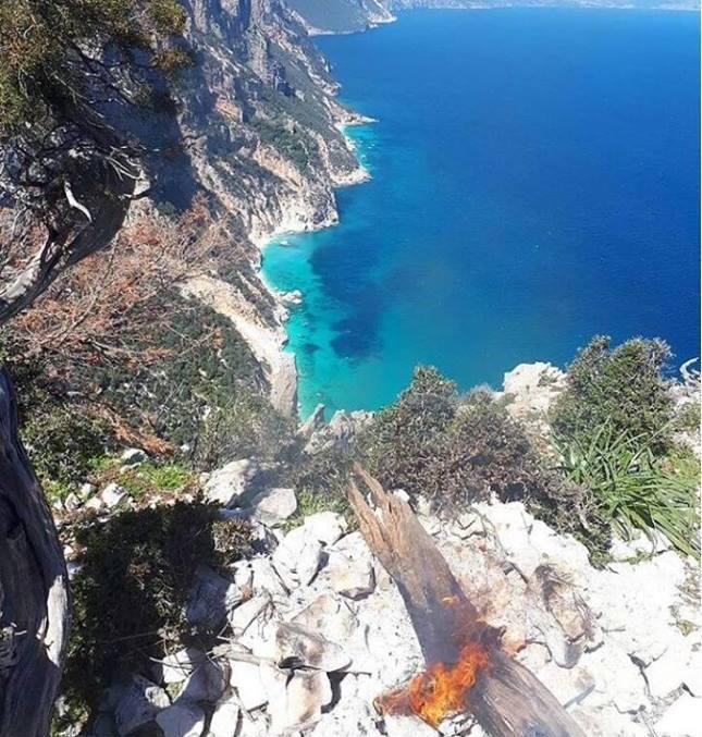 Falò a cala Goloritzè, la rabbia del sindaco 