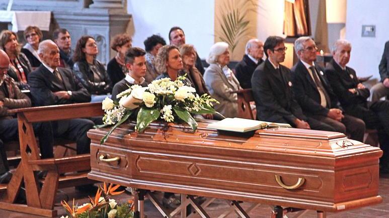 «Addio Giancarlo, uomo di dialogo» a San Francesco il funerale di Niccolai