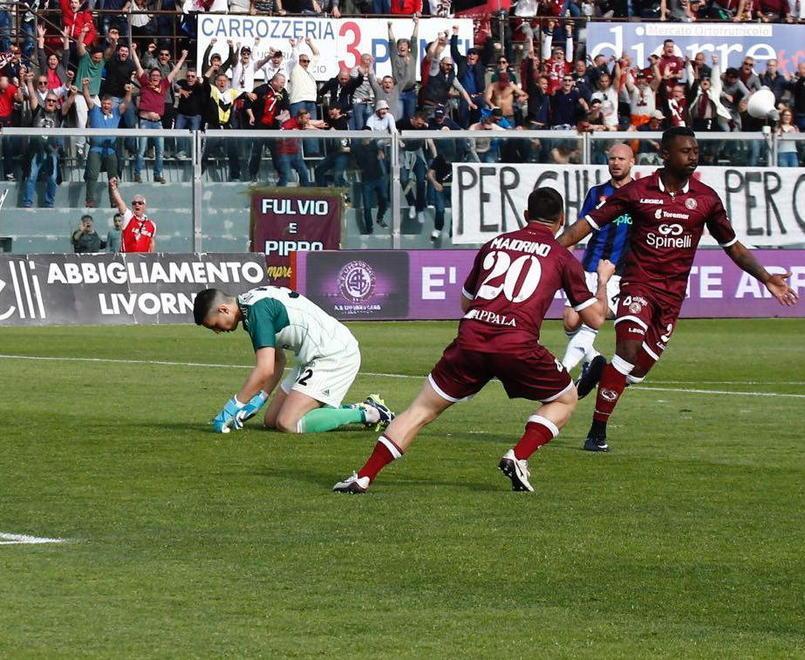 Pisa senza cattiveria, Livorno ringrazia 